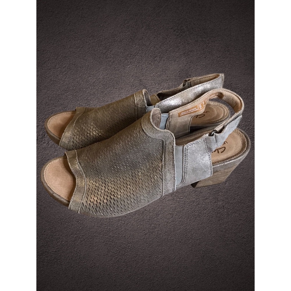 Clarks Unstructured Un‎ Palma Go Heeled Sandal Pewter Metallic Leather US 7M EUC